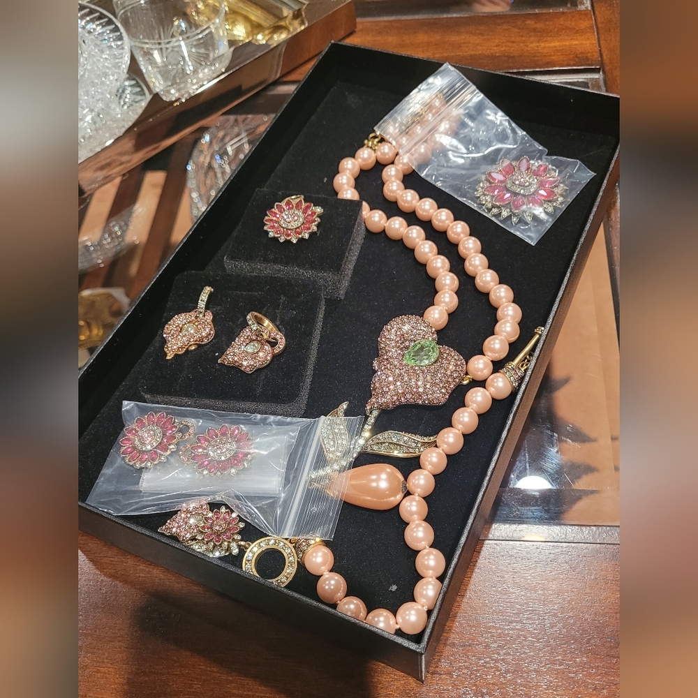Heidi Daus Elegant Pink and Gold Jewelry Set With Swappable Pendant